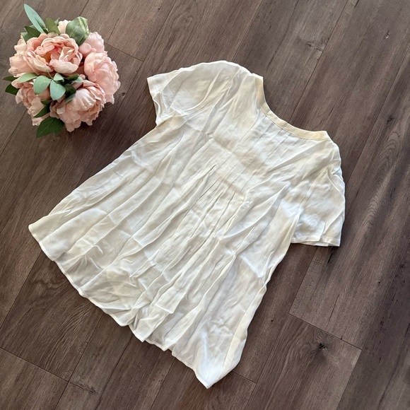 New Axara Ivory Pleated V Neck Clasped Silky Blouse - Picture 4 of 4